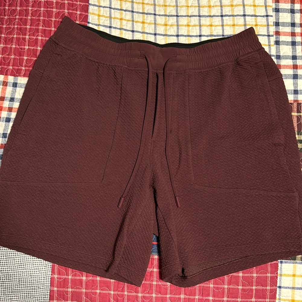 Lululemon XL men’s sweat shorts